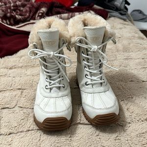 UGG sz 6 Snow Boots